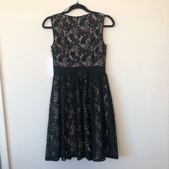 Maggy London Lace Dress • Black • Sz 2P - Picture 3 of 6